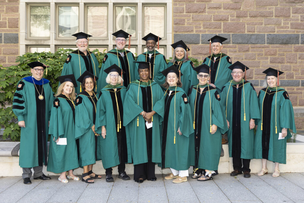 Golden Bear alums gather for photo during medallion ceremony