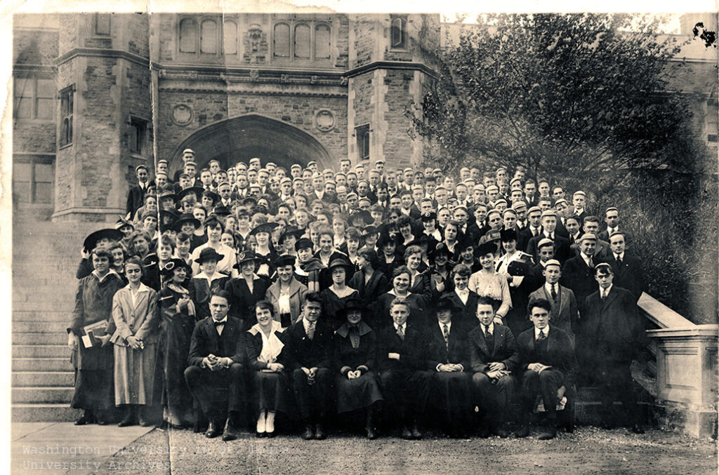 Members of the first-year class in 1916–17 in front of University Hall